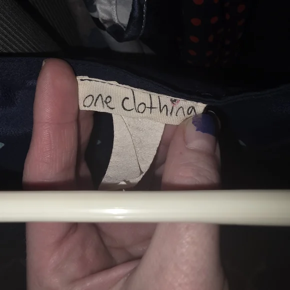 Elegant Navy Heart Pattern Tank Top - Picture 2 of 3